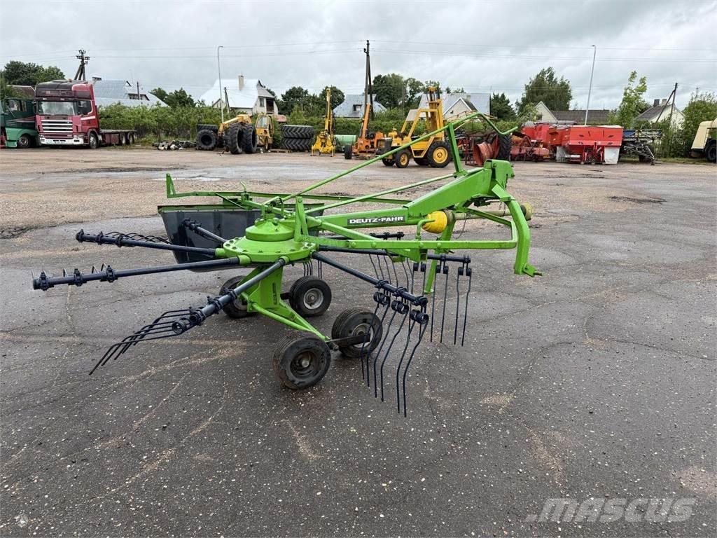 Deutz-Fahr 300 Pašarų maišytuvai-dalytuvai