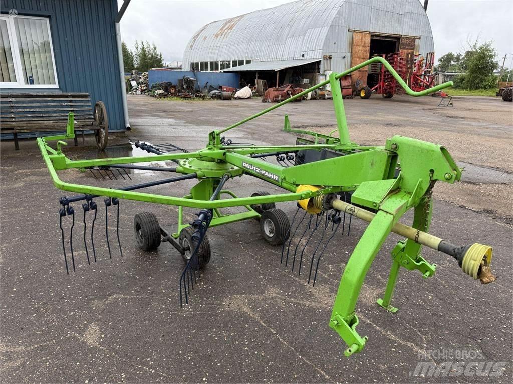 Deutz-Fahr 300 Pašarų maišytuvai-dalytuvai