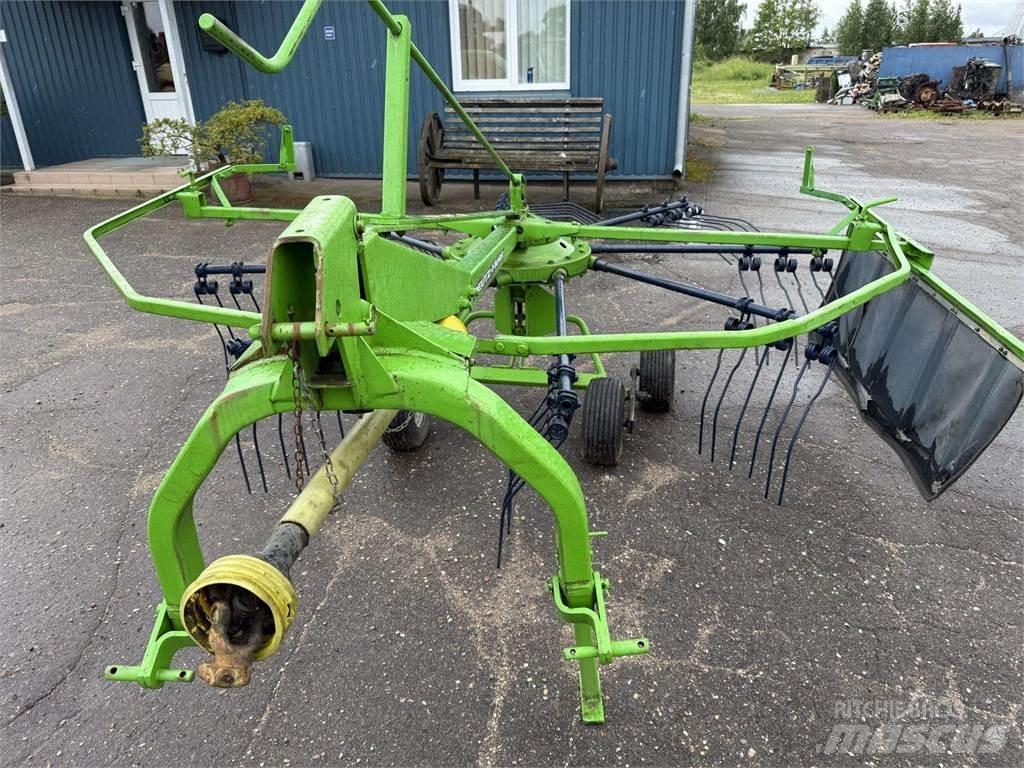 Deutz-Fahr 300 Pašarų maišytuvai-dalytuvai