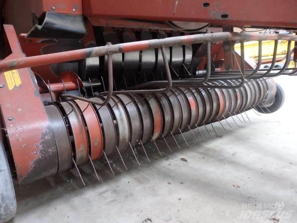 Hesston 4900 Ritinių presai