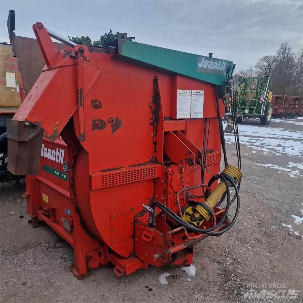Jeantil P2800F Pašarų maišytuvai-dalytuvai