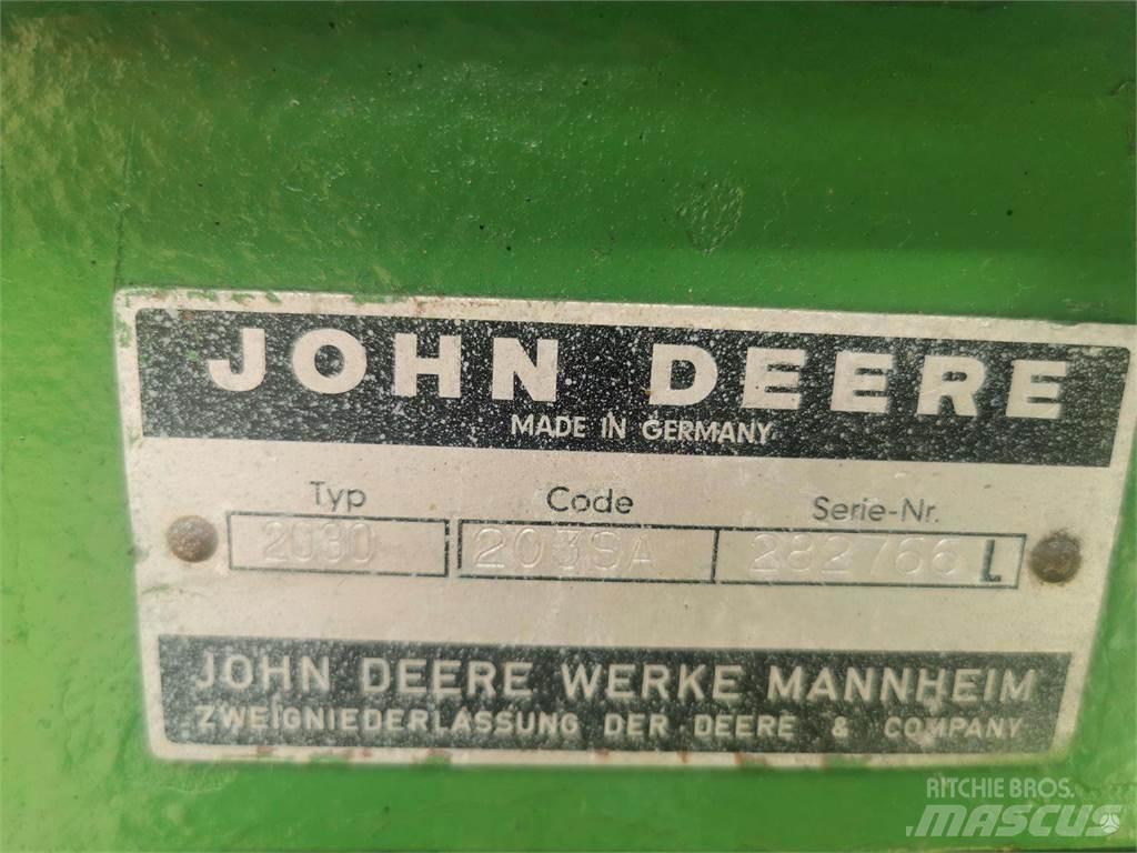 John Deere 2030 Traktoriai