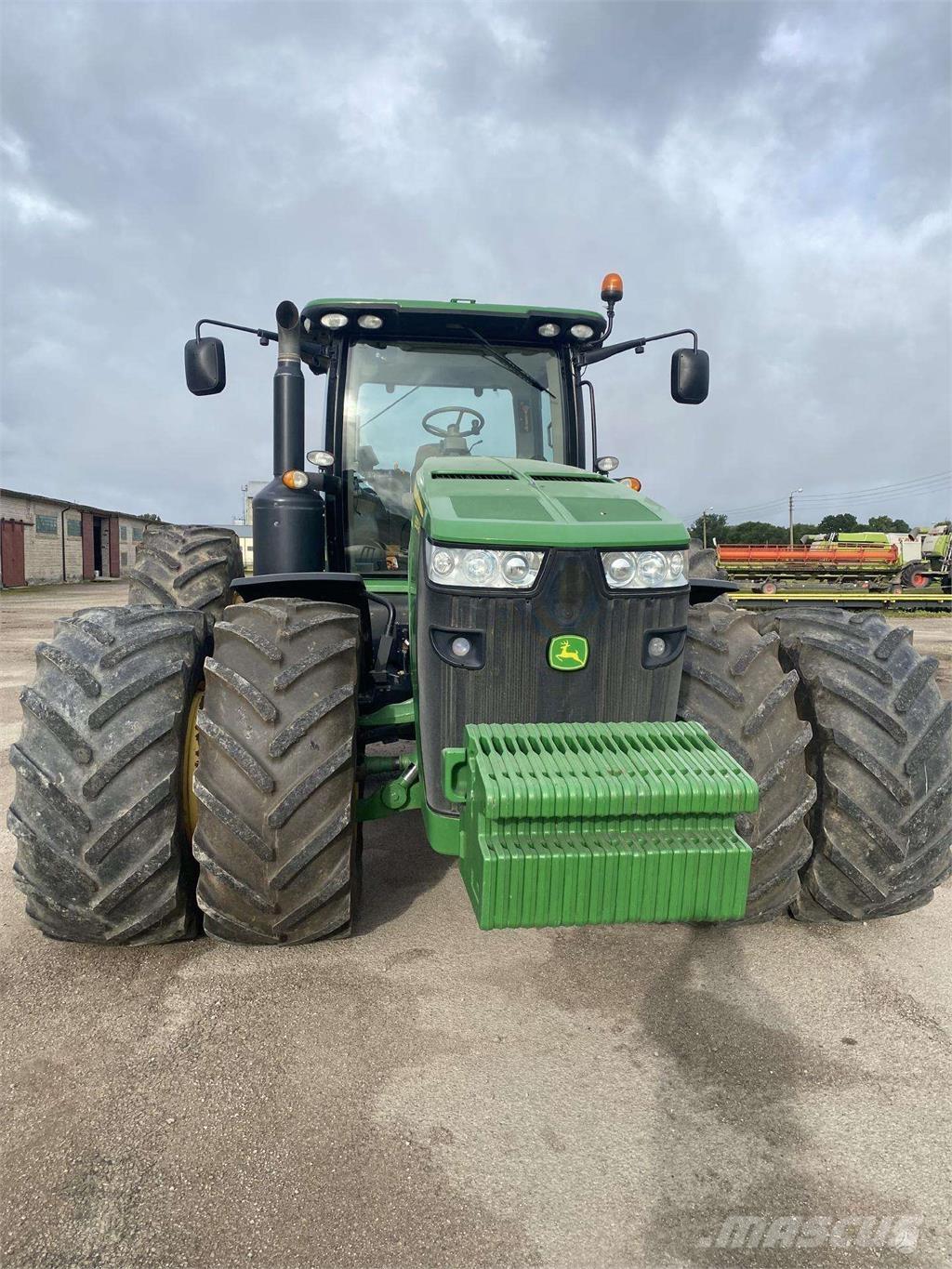 John Deere 8335R Traktoriai