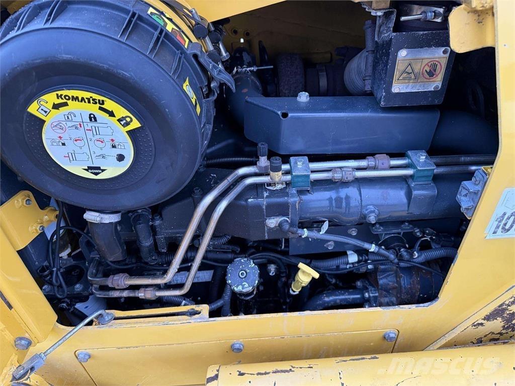 Komatsu D51PX-22 Vikšriniai buldozeriai