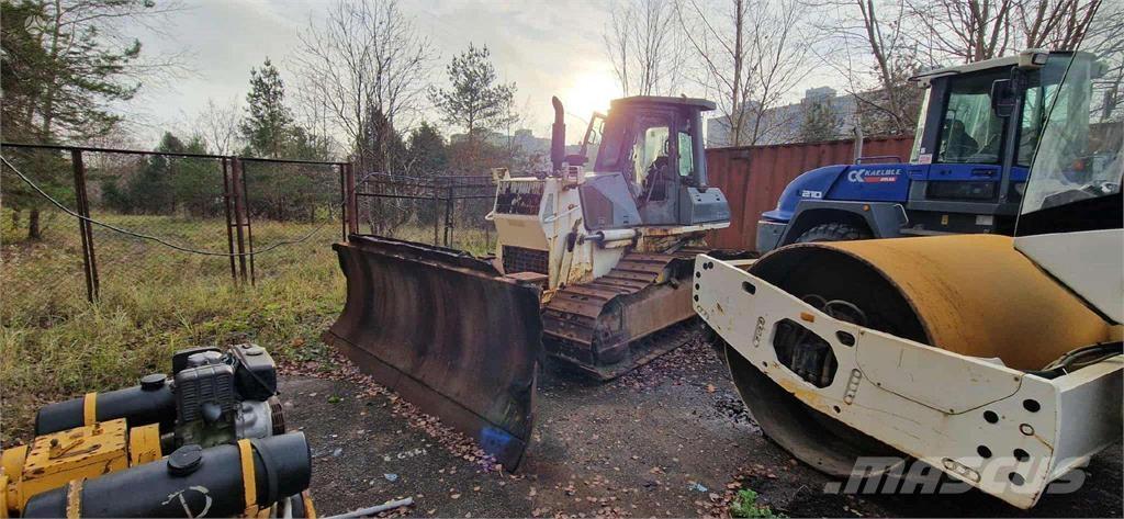 Komatsu D61PX-12 Vikšriniai buldozeriai