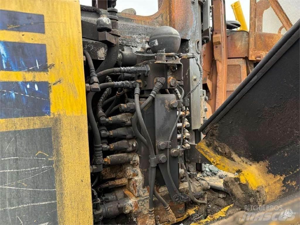 Komatsu D65WX-18 Vikšriniai buldozeriai