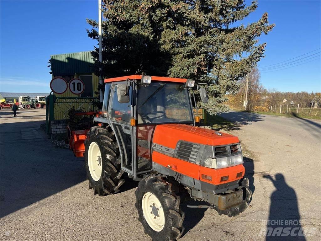 Kubota GL320 Traktoriai