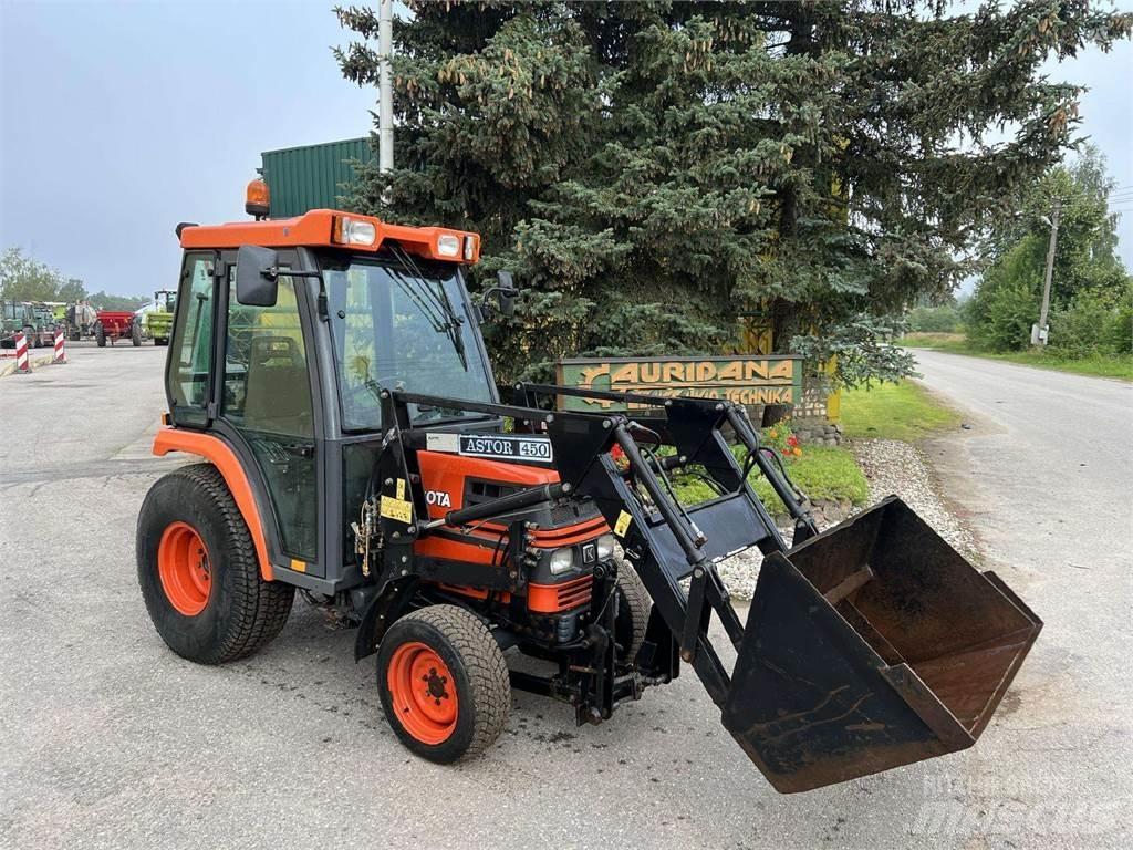 Kubota ST-30 Traktoriai