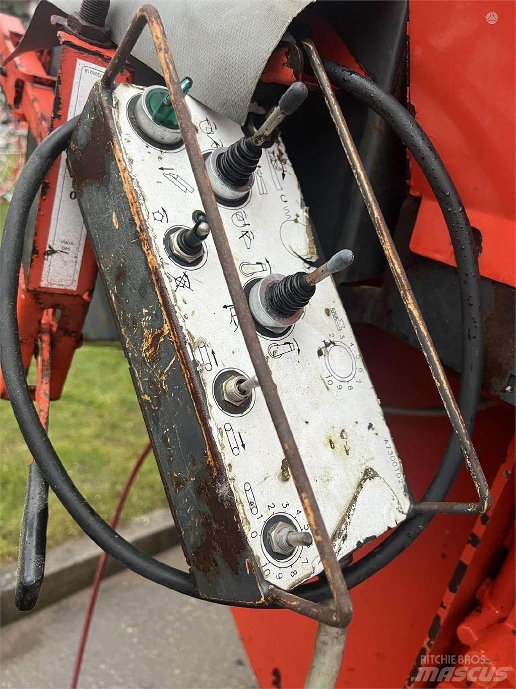 Kuhn Primor 3560 Pašarų maišytuvai-dalytuvai
