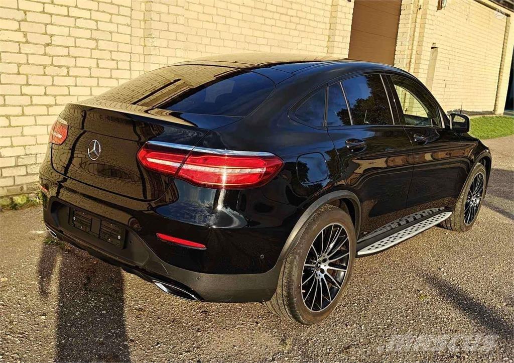 Mercedes-Benz  Lengvieji automobiliai