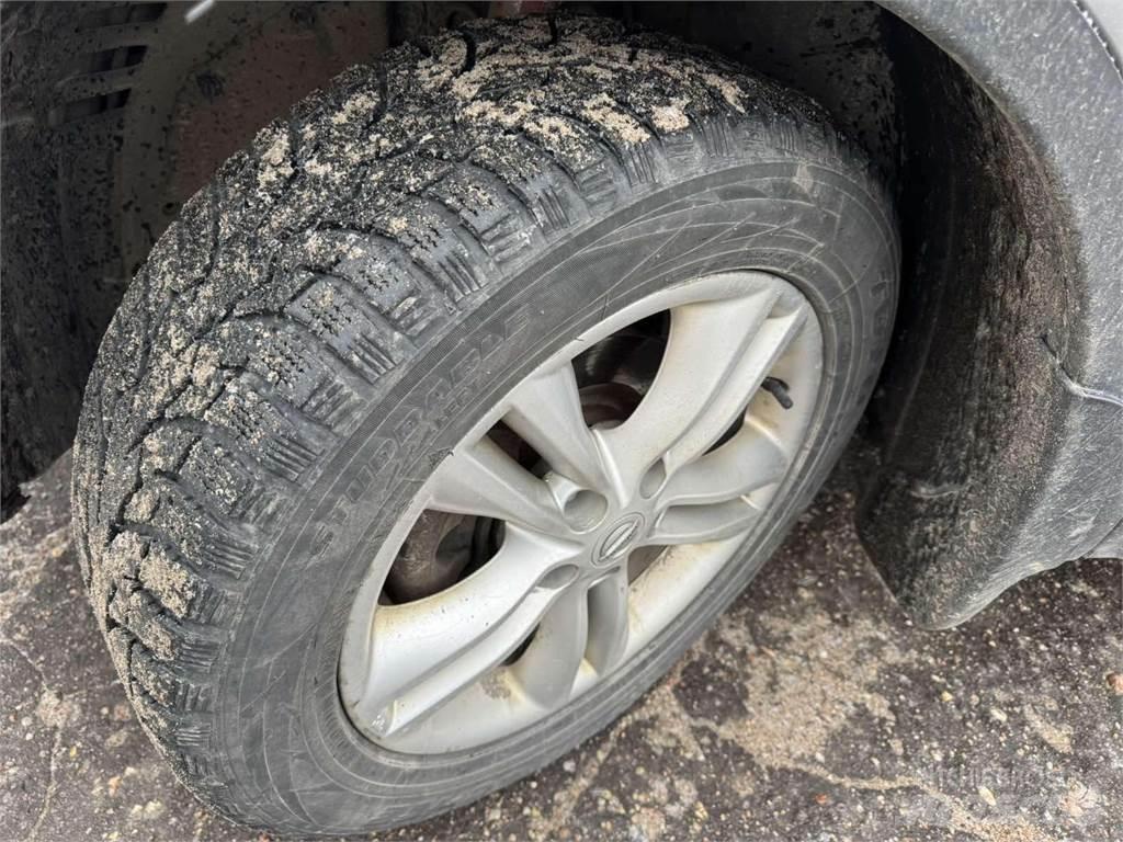 Nissan  Lengvieji automobiliai