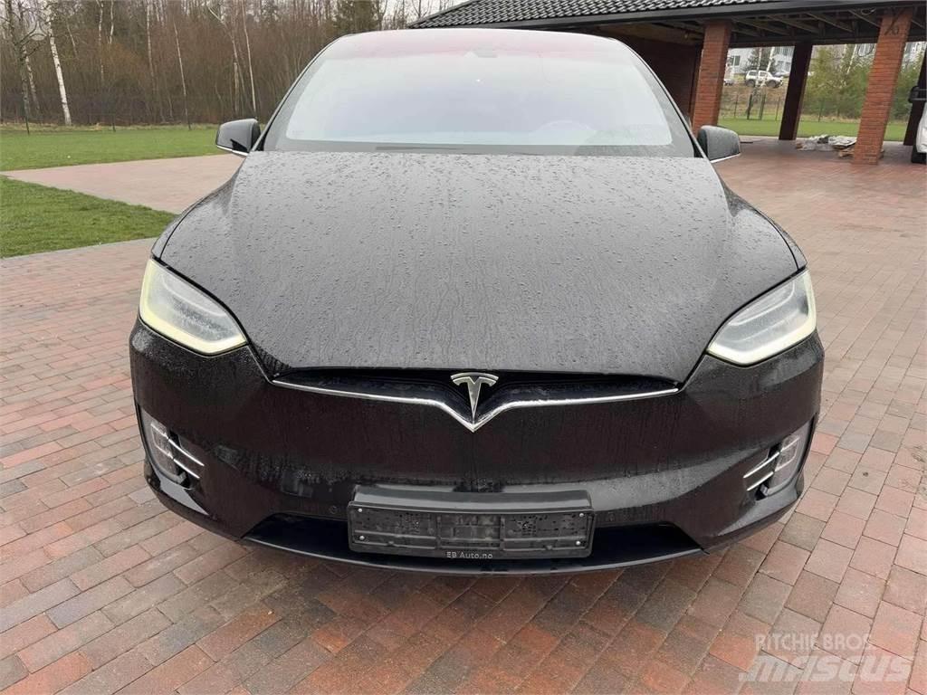 Tesla  Lengvieji automobiliai