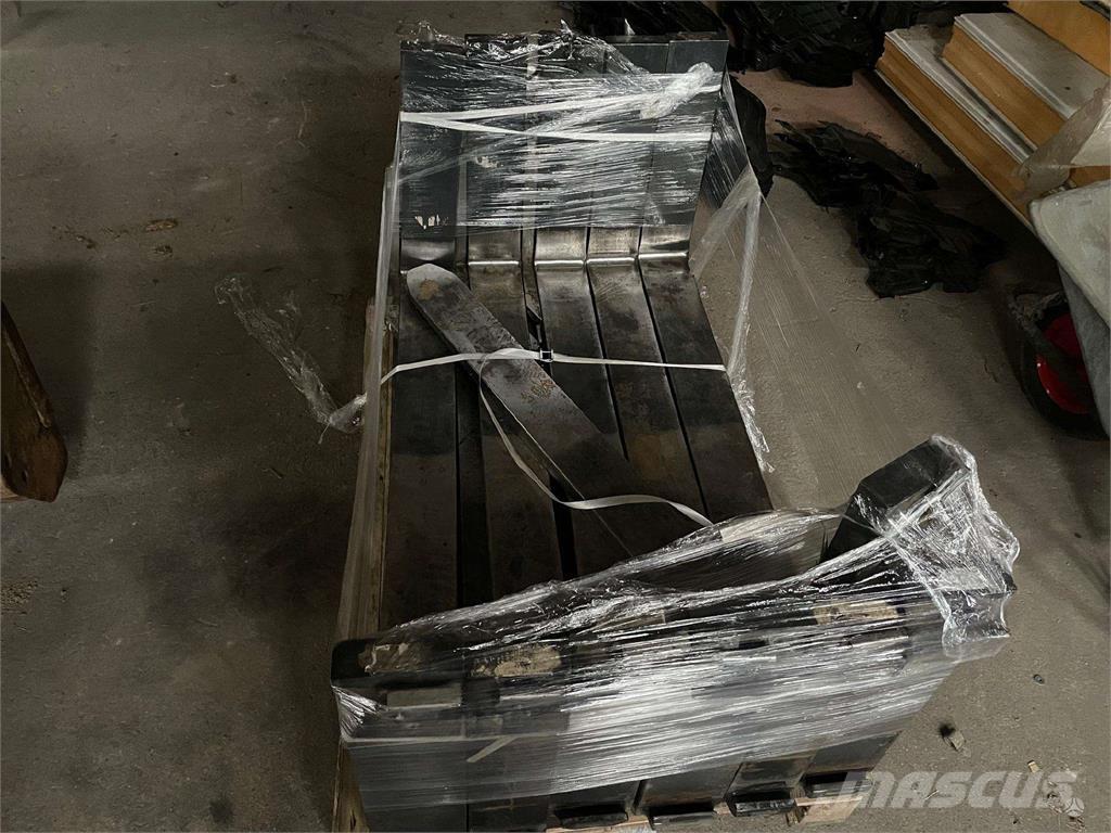 Toyota RRE200H Šakiniai krautuvai - Kita