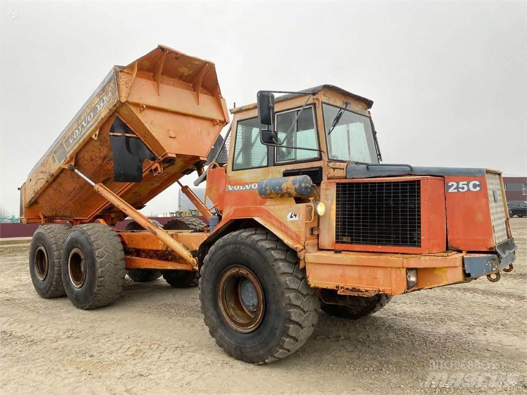 Volvo A25C , Nr.1 Karjeriniai savivarčiai