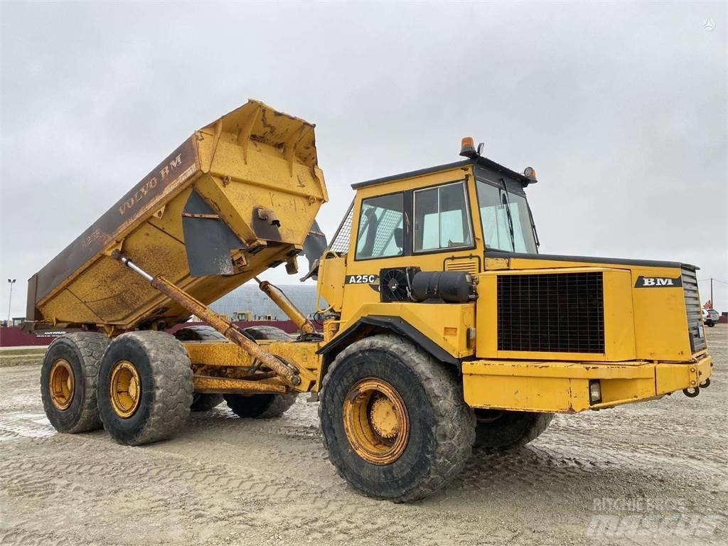 Volvo A25C , Nr.2 Karjeriniai savivarčiai