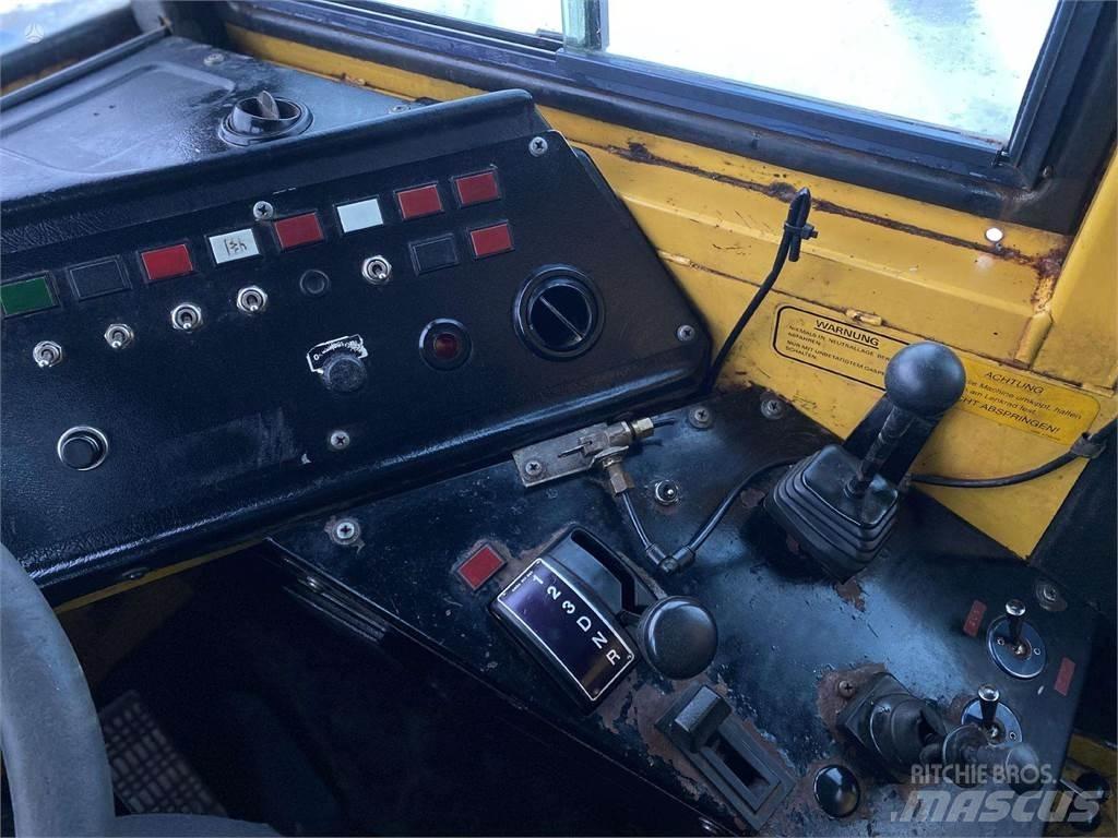 Volvo A25C , Nr. 5 Karjeriniai savivarčiai