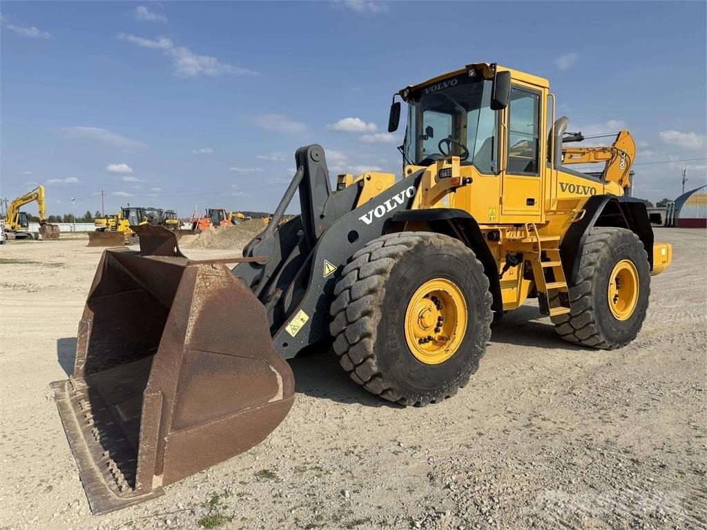 Volvo L 110 E Naudoti ratiniai krautuvai