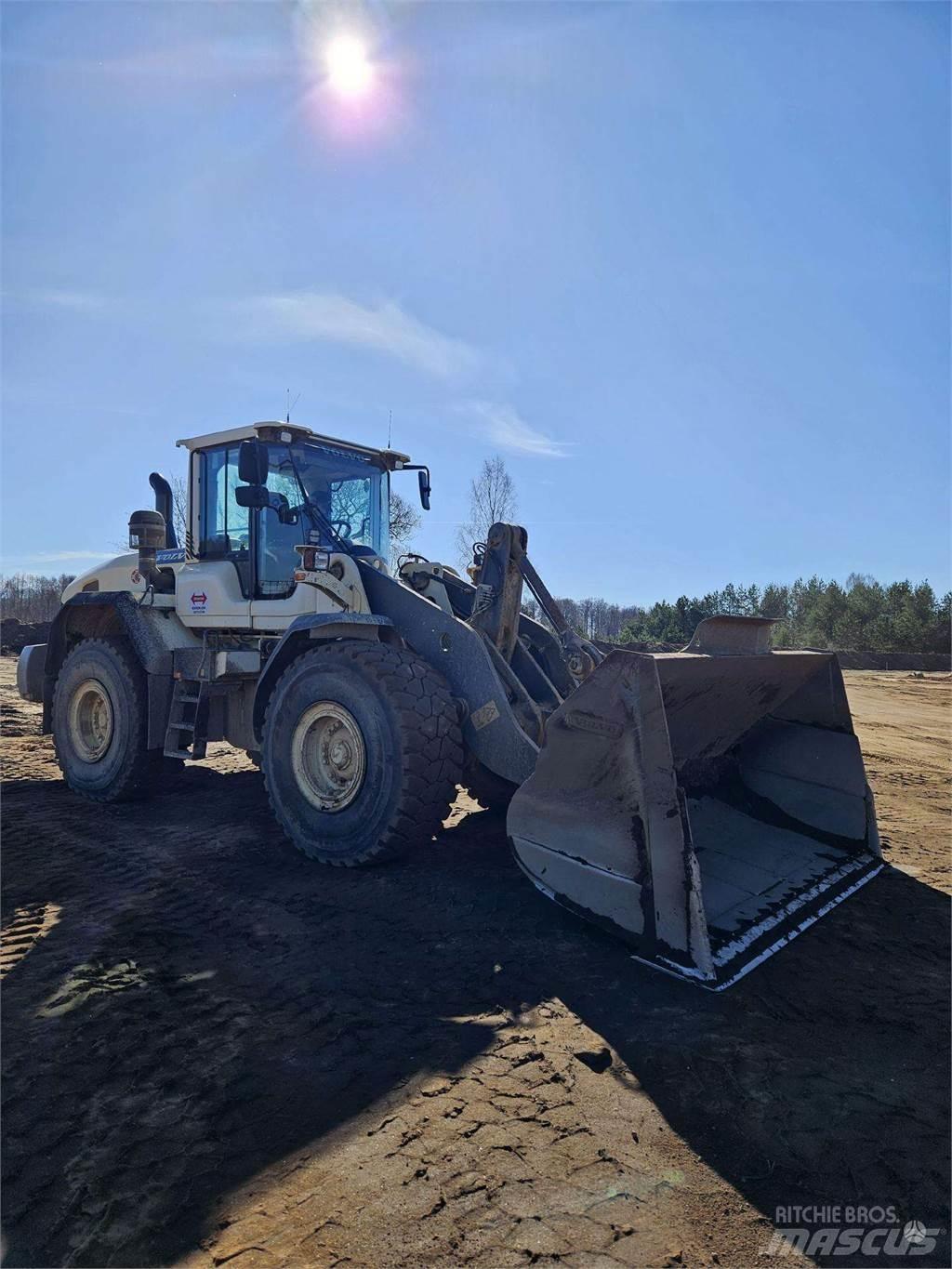 Volvo L120G Naudoti ratiniai krautuvai