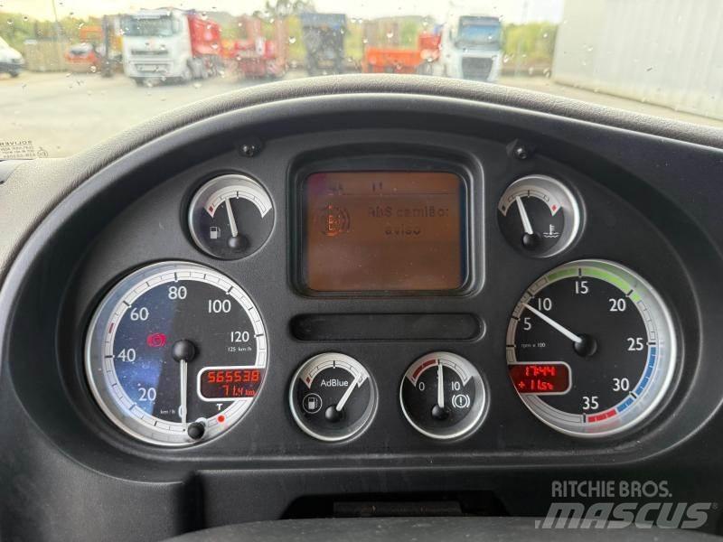 DAF LF 220 Priekabos su tentu