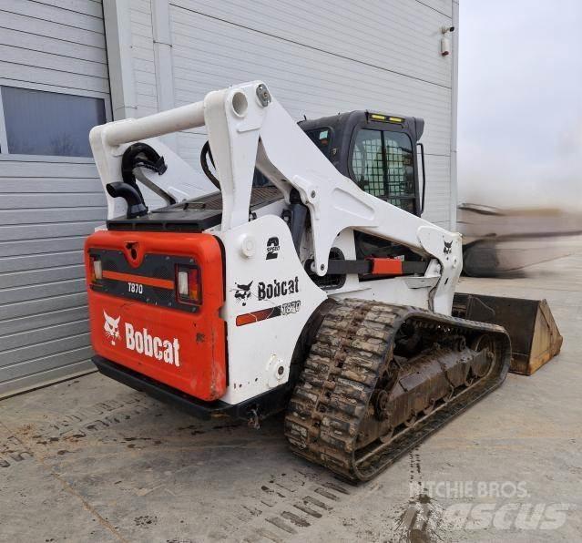 Bobcat T870 Krautuvai su šoniniu pasukimu