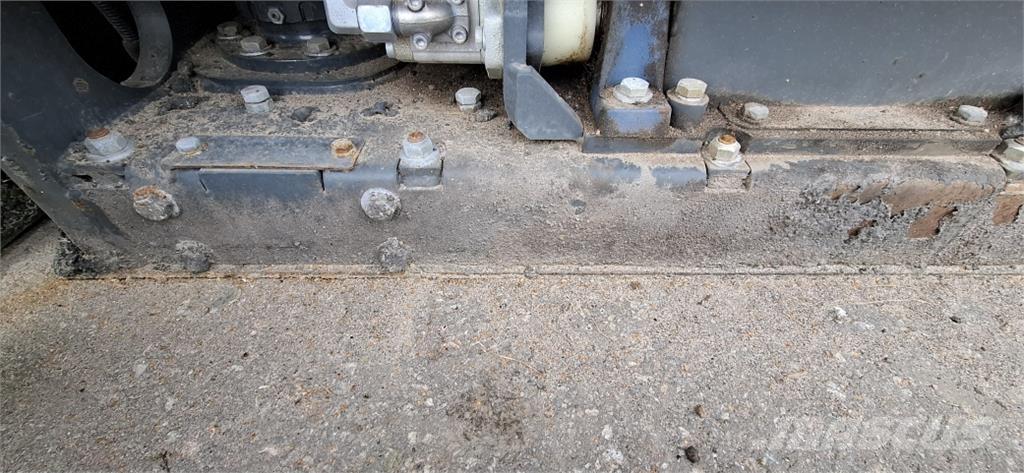 Bomag BF600P-2 Asfalto klotuvai