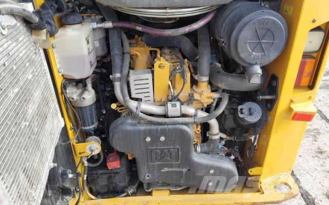 CAT 259D HF Krautuvai su šoniniu pasukimu