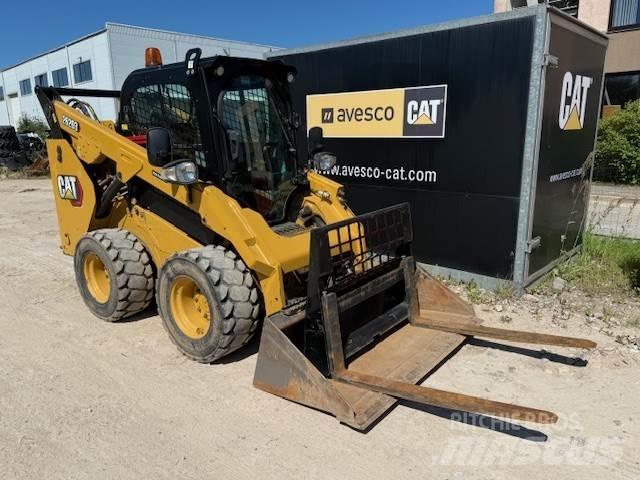 CAT 262D3 Krautuvai su šoniniu pasukimu