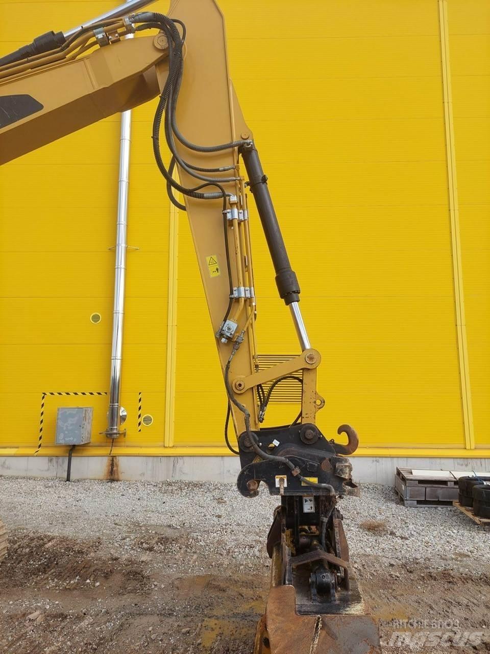 CAT 313 FL Vikšriniai ekskavatoriai