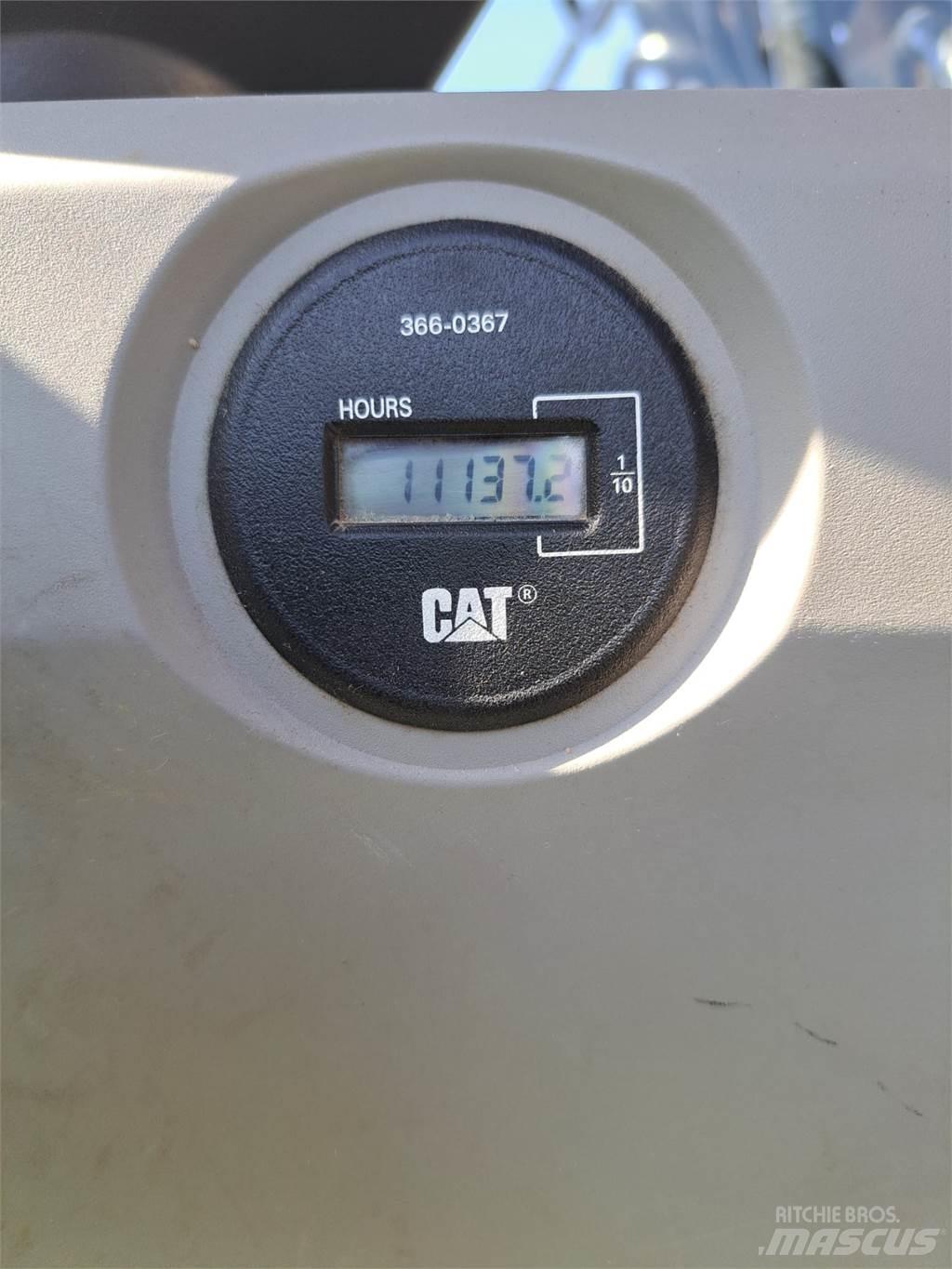 CAT 325F Vikšriniai ekskavatoriai