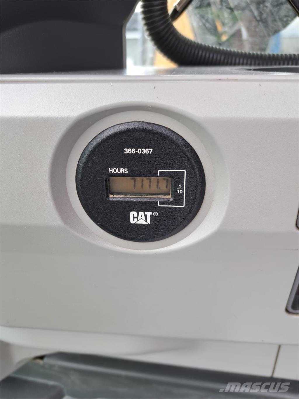 CAT 325F Vikšriniai ekskavatoriai
