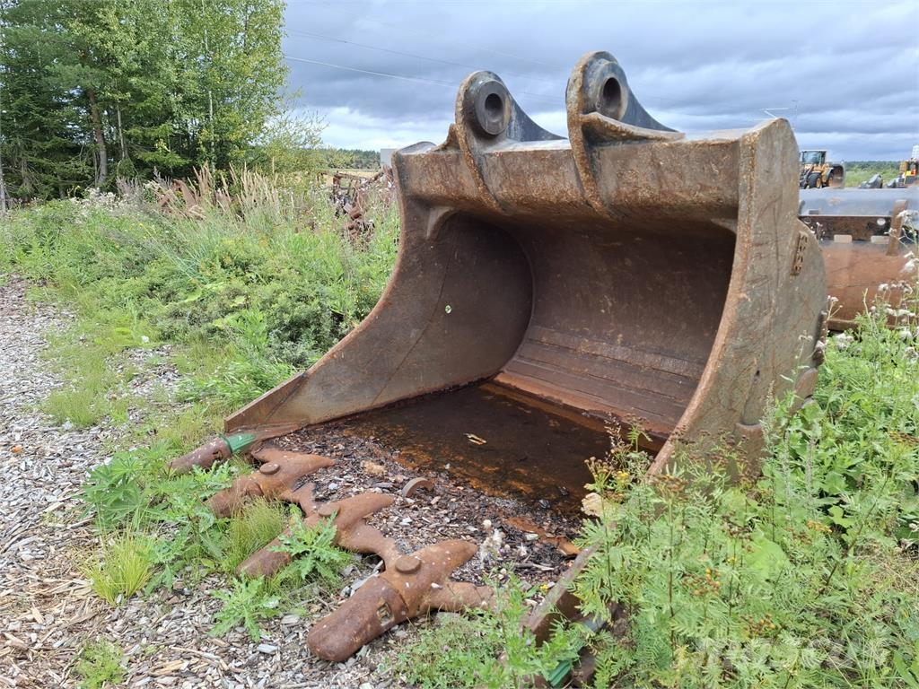 CAT 374 Leica 3D Vikšriniai ekskavatoriai