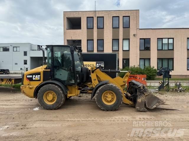 CAT 906M Naudoti ratiniai krautuvai