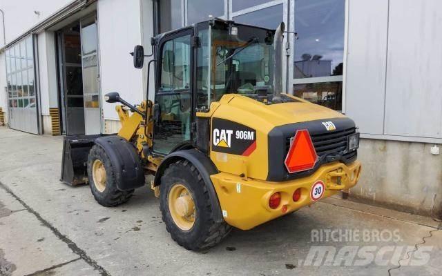 CAT 906M Naudoti ratiniai krautuvai