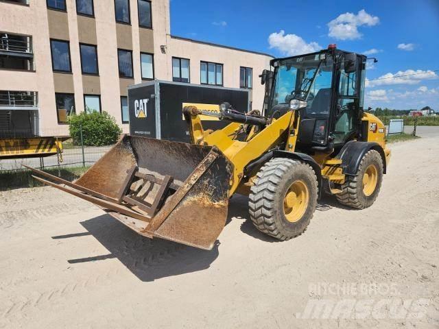 CAT 908M Naudoti ratiniai krautuvai