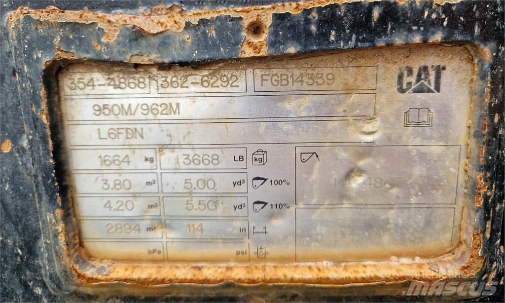 CAT 962M Naudoti ratiniai krautuvai