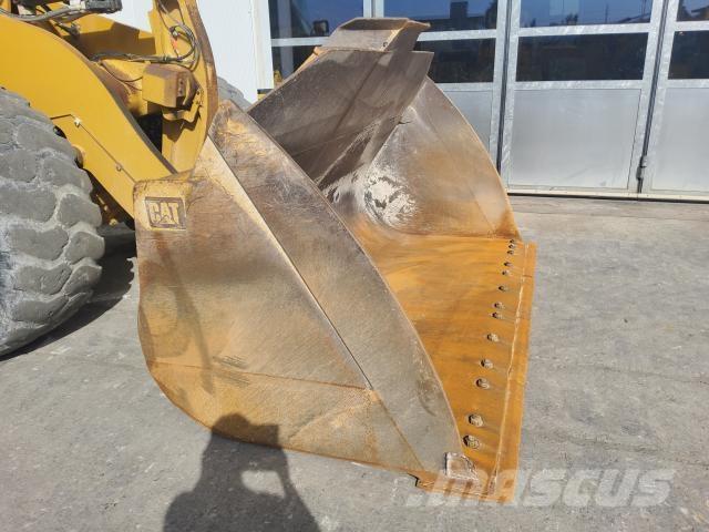 CAT 972M XE Naudoti ratiniai krautuvai