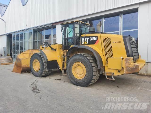 CAT 982M Naudoti ratiniai krautuvai