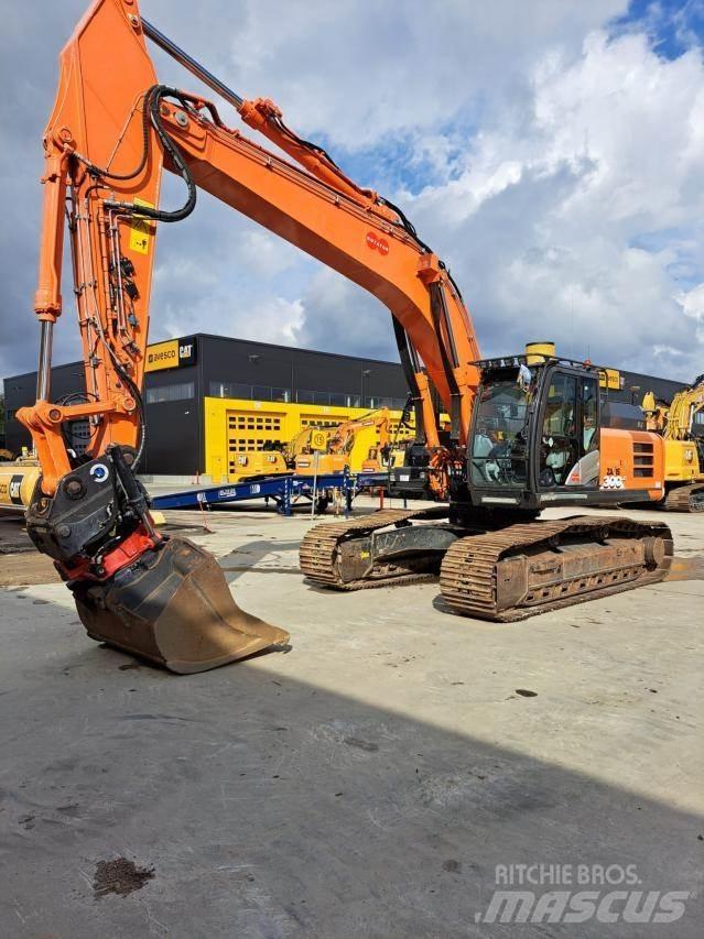 Hitachi ZX300LC-6 Vikšriniai ekskavatoriai