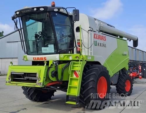 CLAAS Tucano 440 Derliaus nuėmimo kombainai