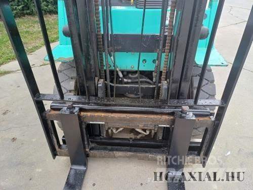  Mitshubishi FD 25 Šakiniai krautuvai - Kita