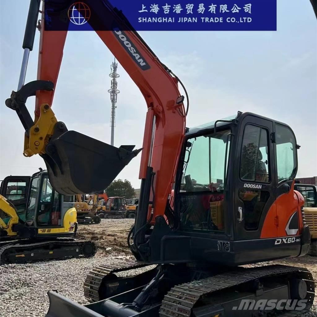 Doosan DX 60 Vikšriniai ekskavatoriai