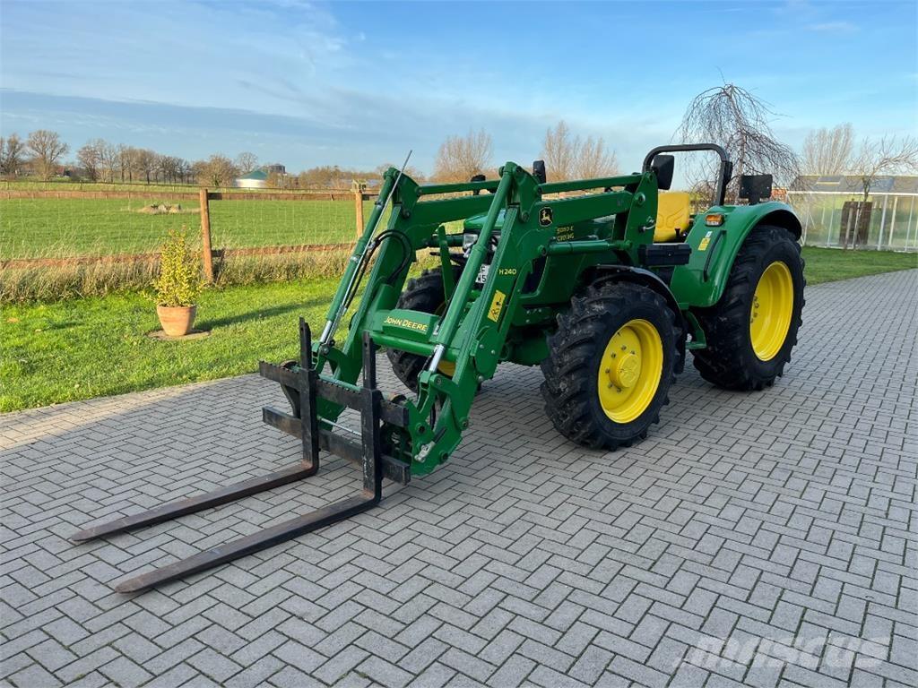 John Deere 5050E Traktoriai