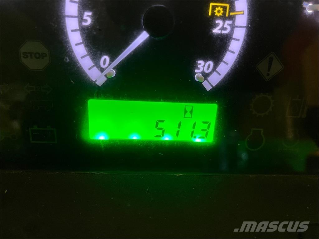 John Deere 5050E Traktoriai