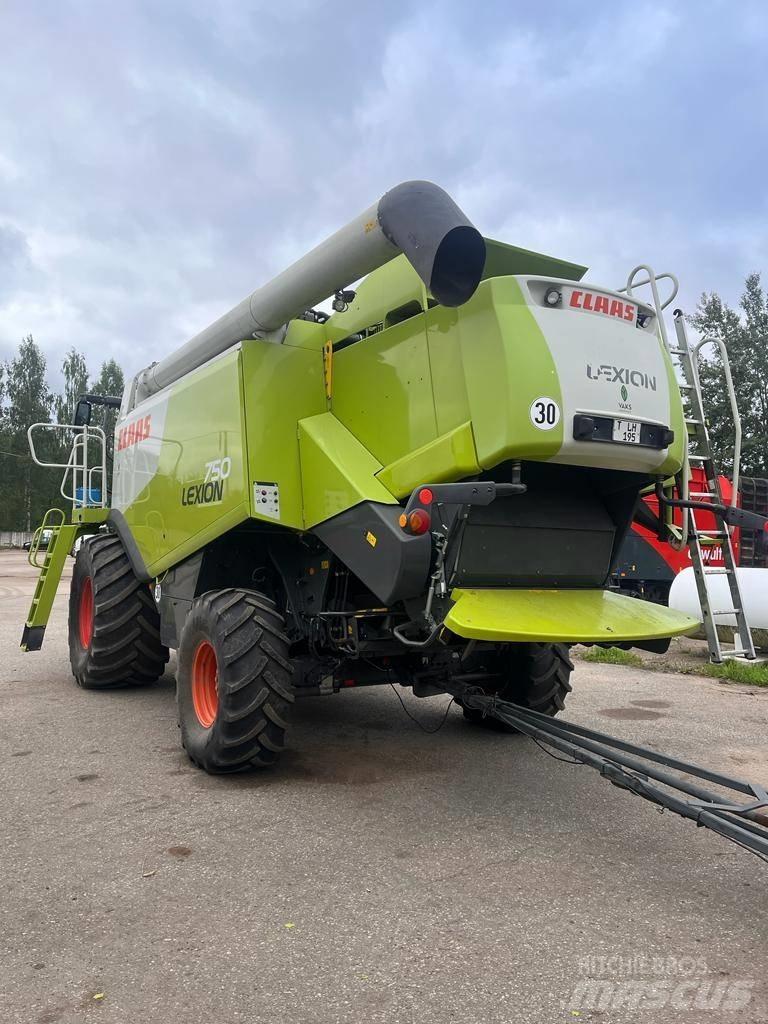 CLAAS Lexion 750 Derliaus nuėmimo kombainai
