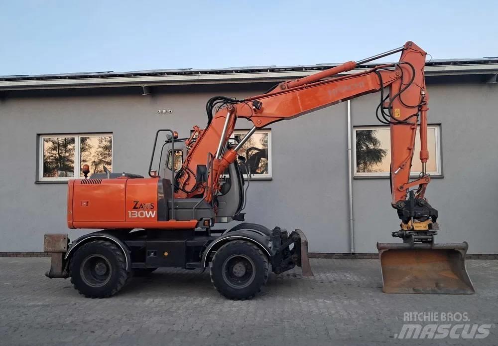 Hitachi ZX 130 W Ratiniai ekskavatoriai