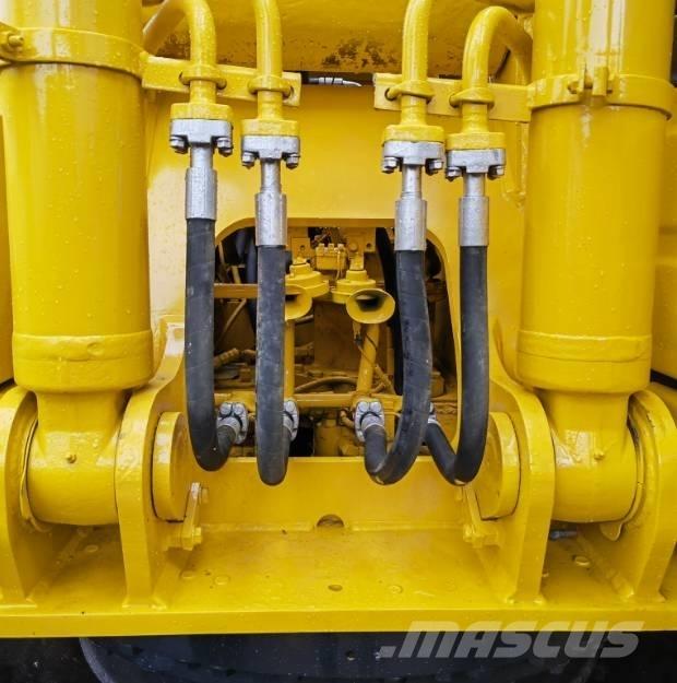 Komatsu PC220-8 Vikšriniai ekskavatoriai