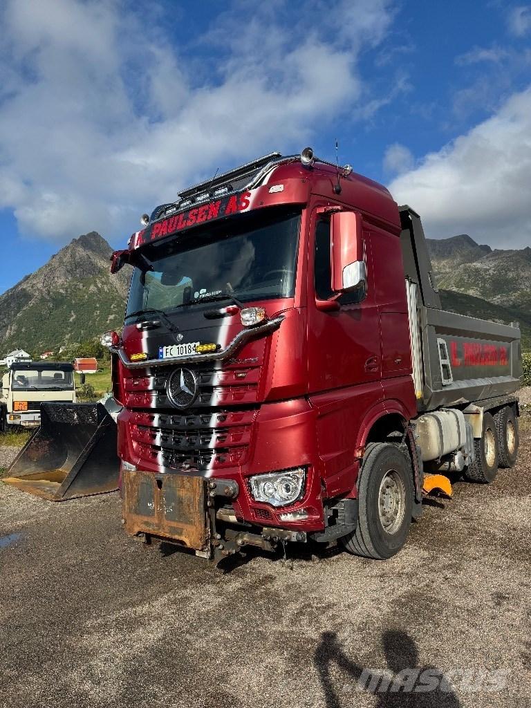 Mercedes-Benz Arocs Savivarčių priekabų vilkikai