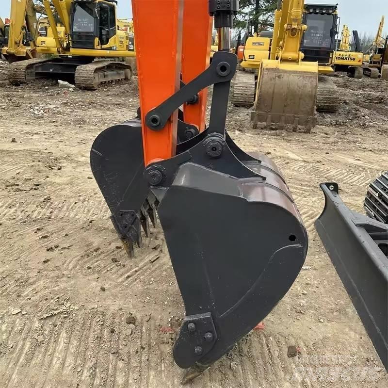 Doosan DX 80 Vidutinės galios ekskavatoriai 7-12 t