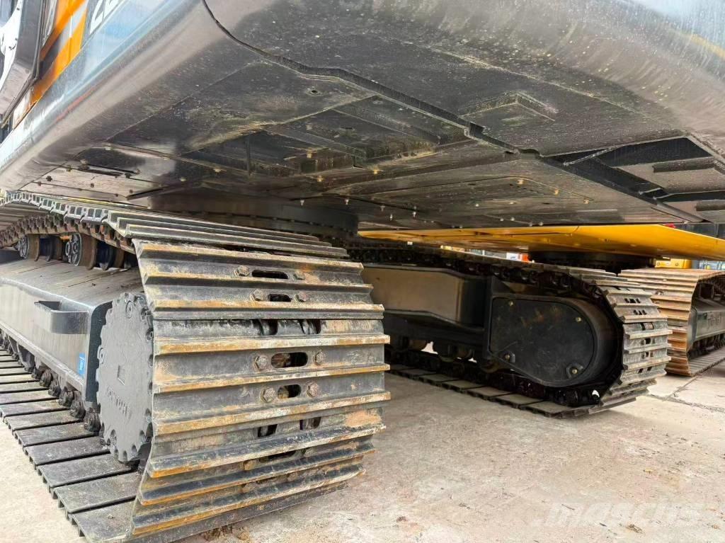 Hyundai R220LC-9S Vidutinės galios ekskavatoriai 7-12 t