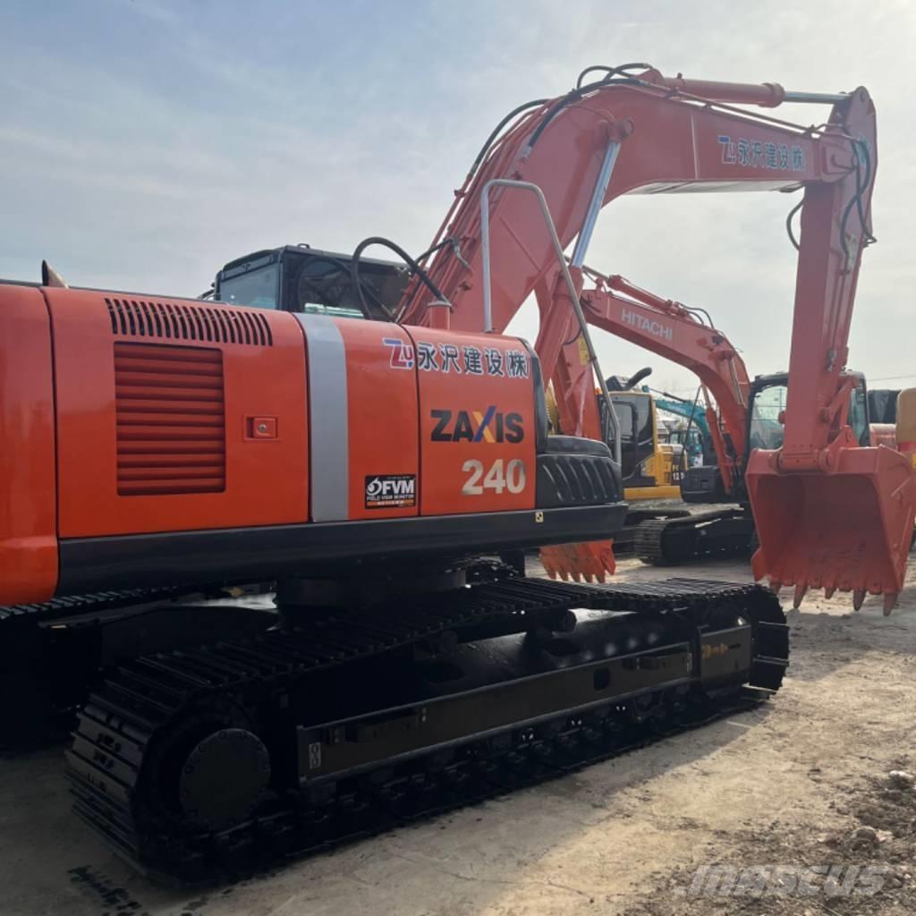 Hitachi ZX 240 Vikšriniai ekskavatoriai